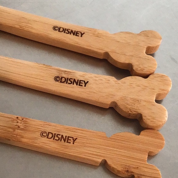 NEW Disney Park MERCH! Bamboo utensil set w/carrying case.Mouse carabiner. - Picture 8 of 10